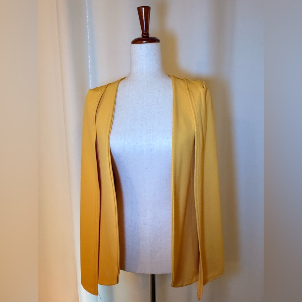 PrettyLittleThing Mustard Open-Front Blazer